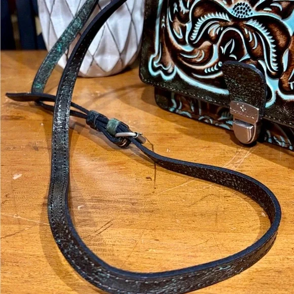 PATRICIA NASH Tooled Laurentina Crossbody Leather & Handcrafted Stitching - Picture 4 of 15